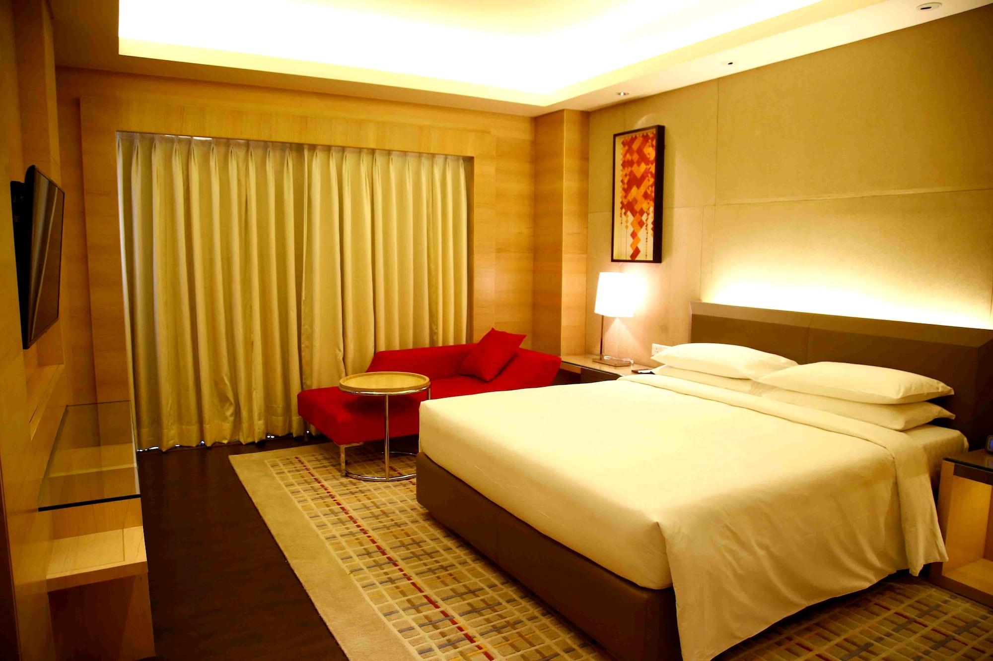 Hyatt Regency Chandīgarh Dış mekan fotoğraf A room at the hotel