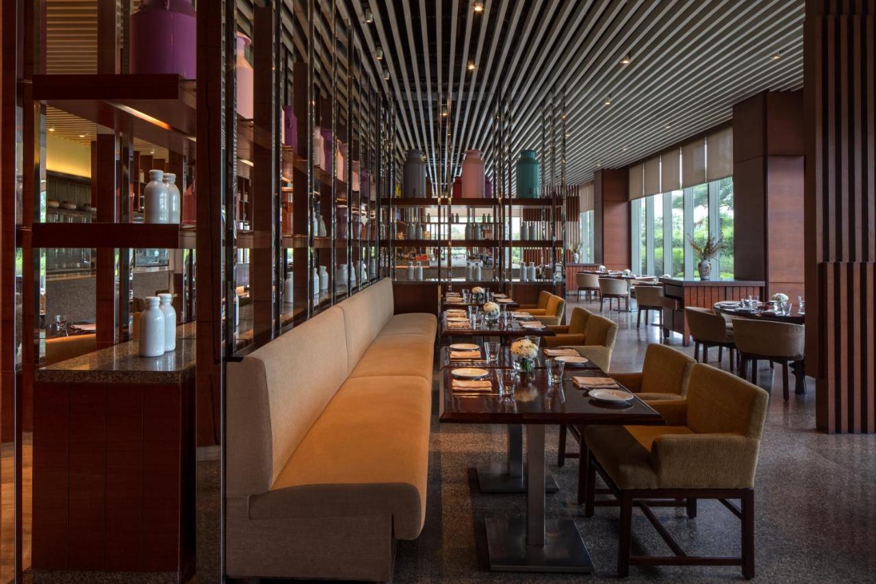 Hyatt Regency Chandīgarh Dış mekan fotoğraf The restaurant