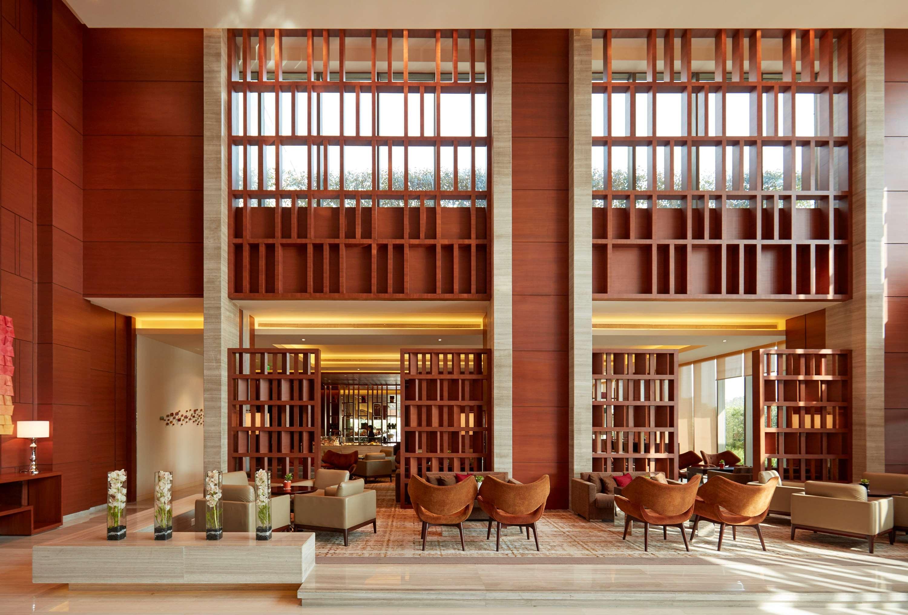 Hyatt Regency Chandīgarh Dış mekan fotoğraf The lobby of the hotel