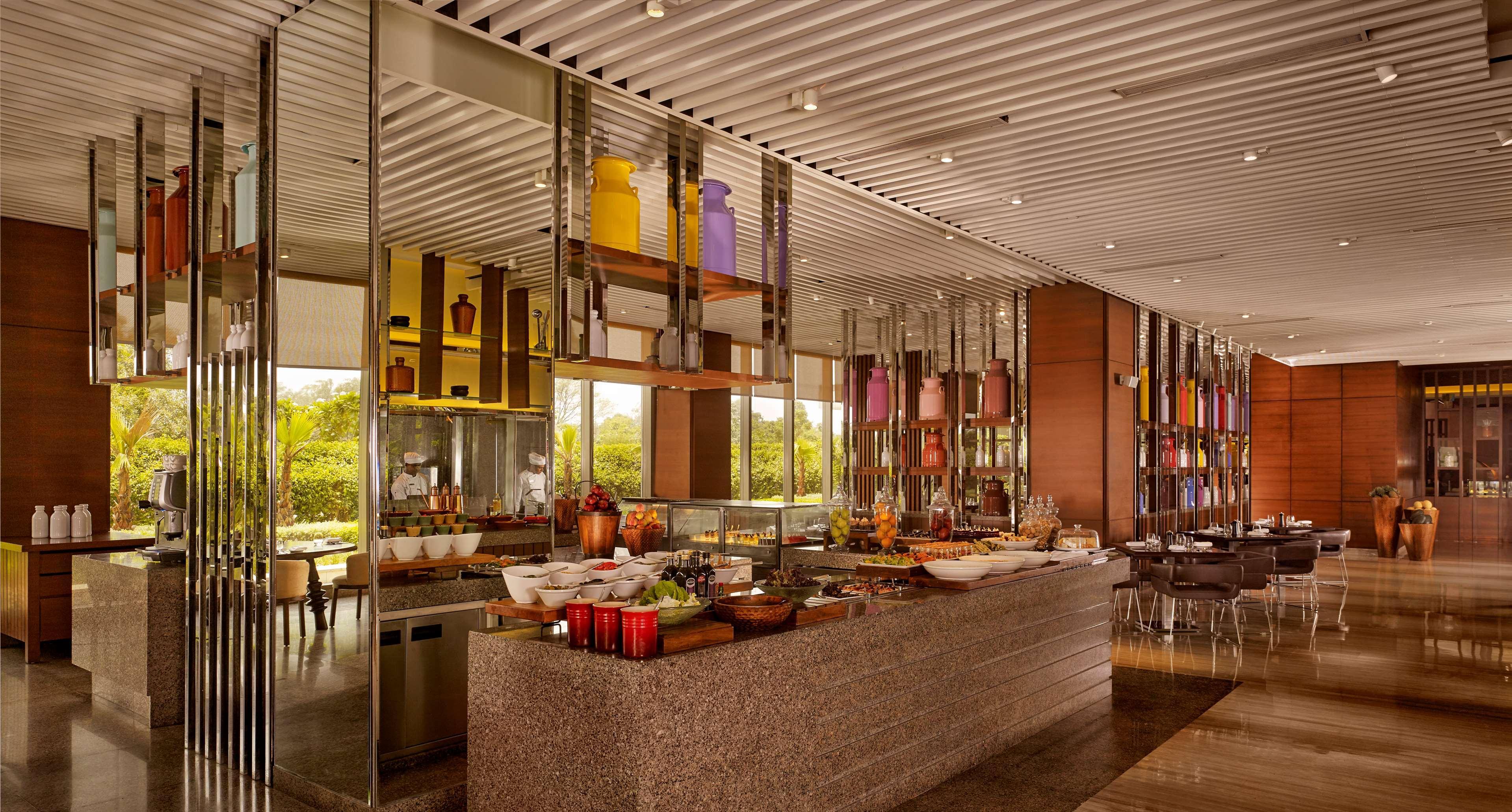 Hyatt Regency Chandīgarh Dış mekan fotoğraf The buffet at the hotel
