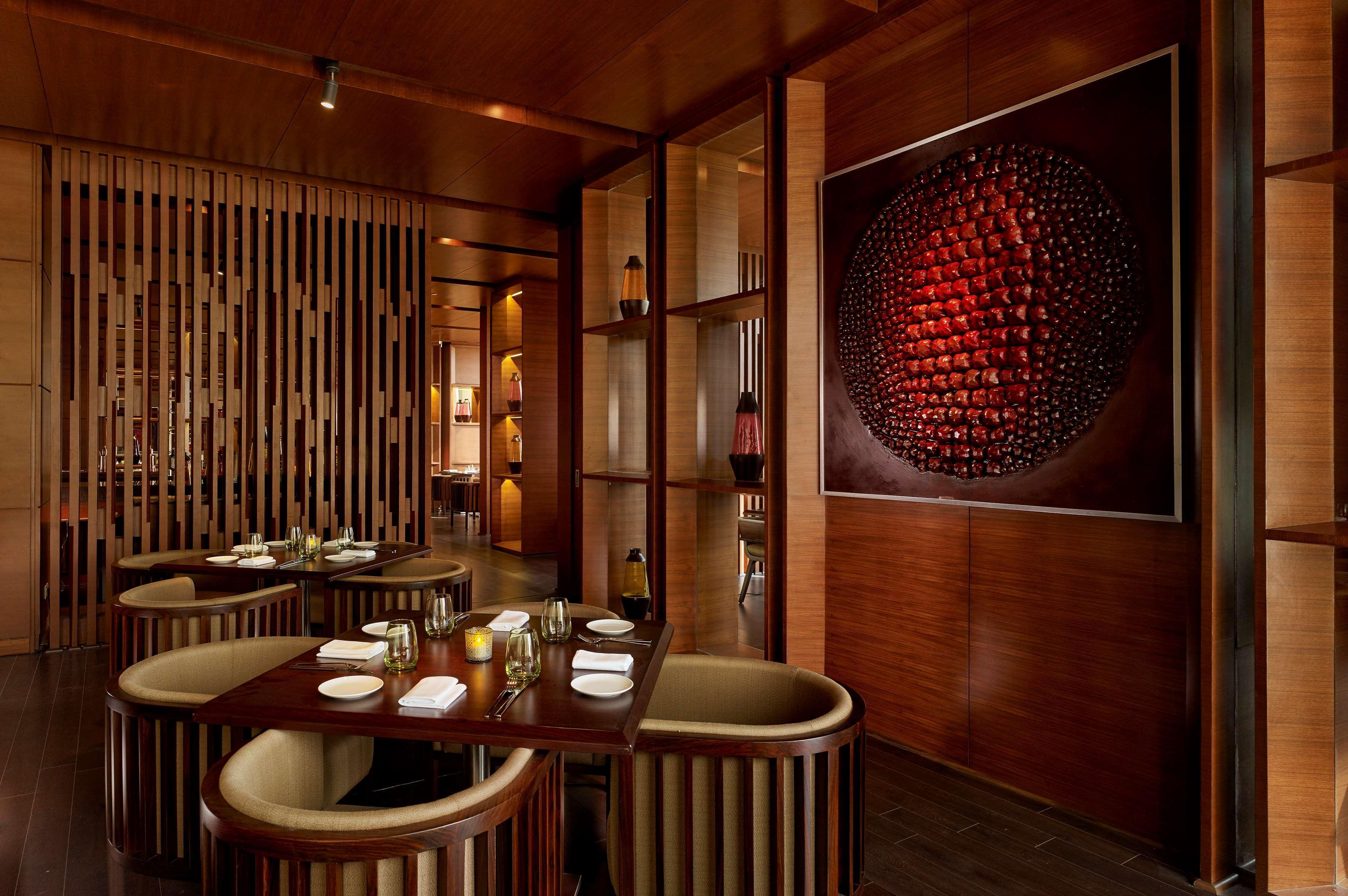 Hyatt Regency Chandīgarh Dış mekan fotoğraf The interior of the restaurant