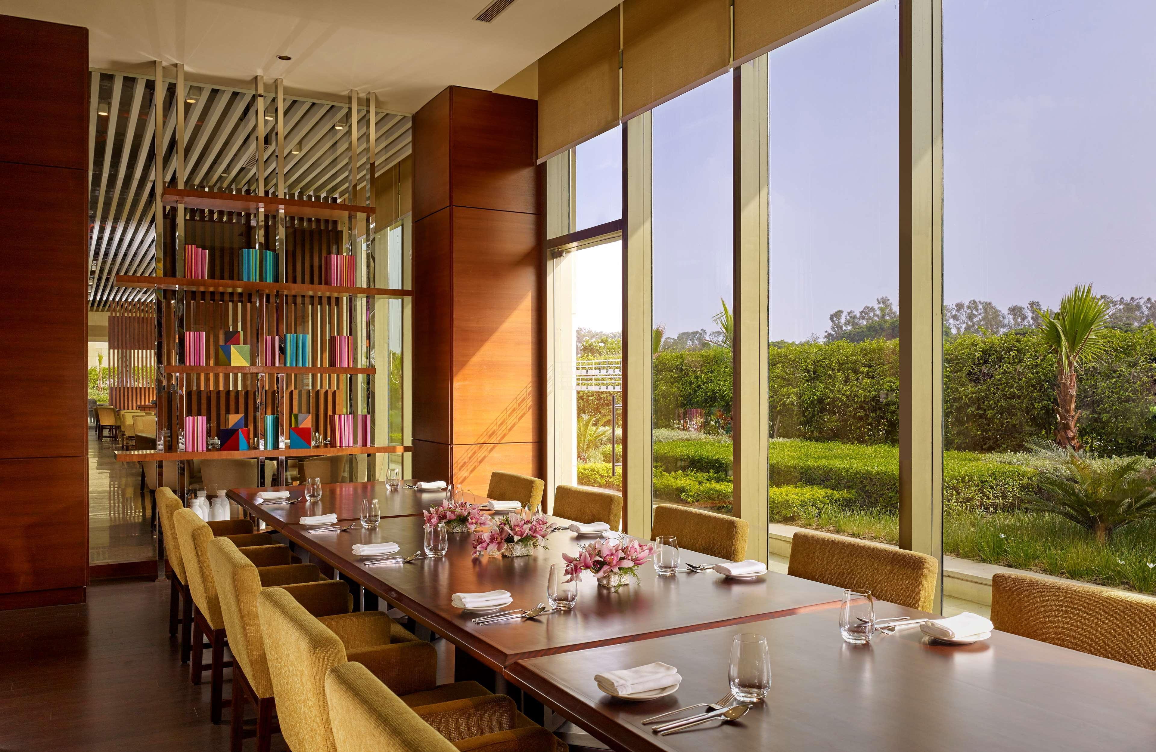 Hyatt Regency Chandīgarh Dış mekan fotoğraf The Park, New Delhi